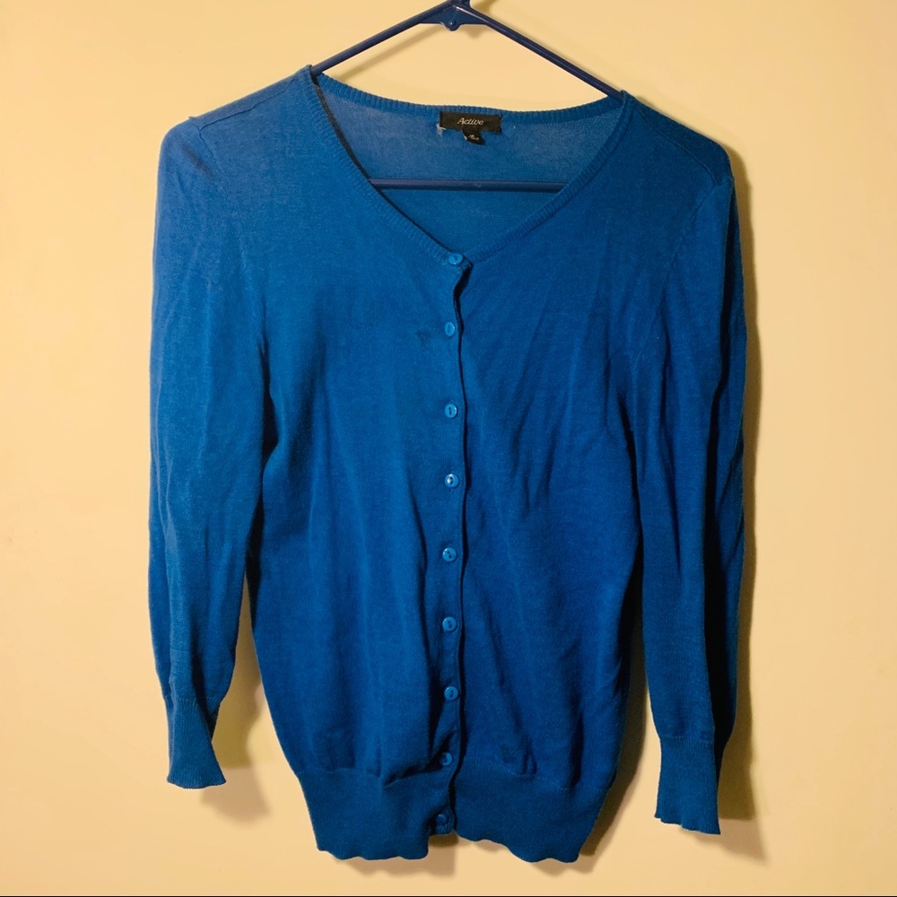 🌀 Women’s Blue Cardigan 💁🏾‍♀️
